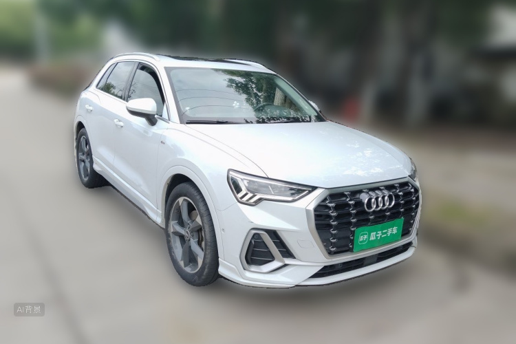 Audi Q3 2022 car image #4