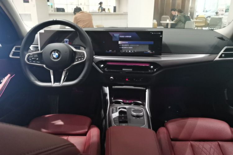 BMW 3 Series 2024 #11 BMW 3 Series 2024 car image #11