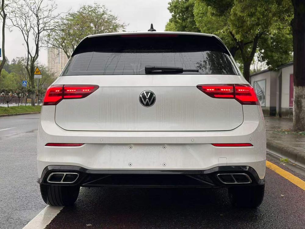 Volkswagen Golf 2023 car image #4