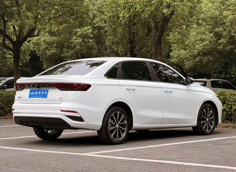 GEELY Emgrand 2026 #4 GEELY Emgrand 2026 car image #4