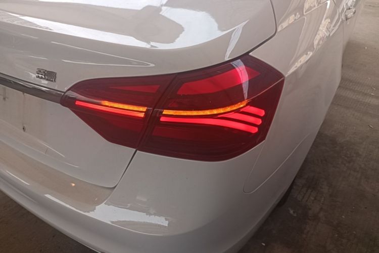 GEELY Emgrand 2019 #8 GEELY Emgrand 2019 car image #8