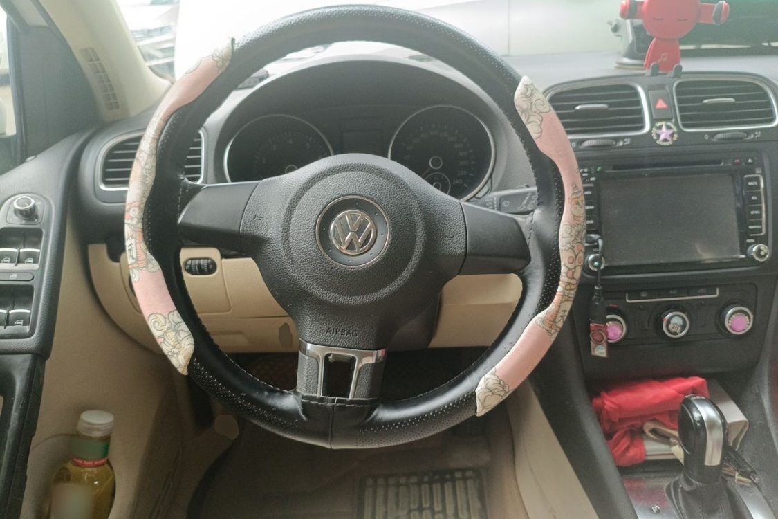 Volkswagen Golf 2012 car image #22