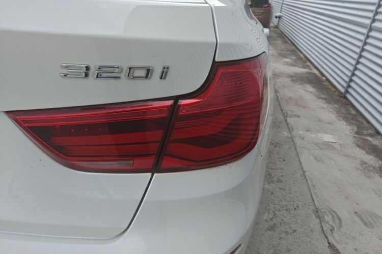 BMW 3 Series GT 2018 #8 BMW 3 Series GT 2018 car image #8