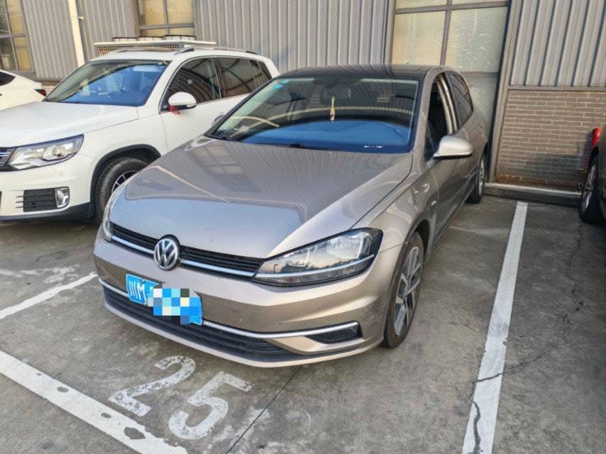 2020 immagine di auto 