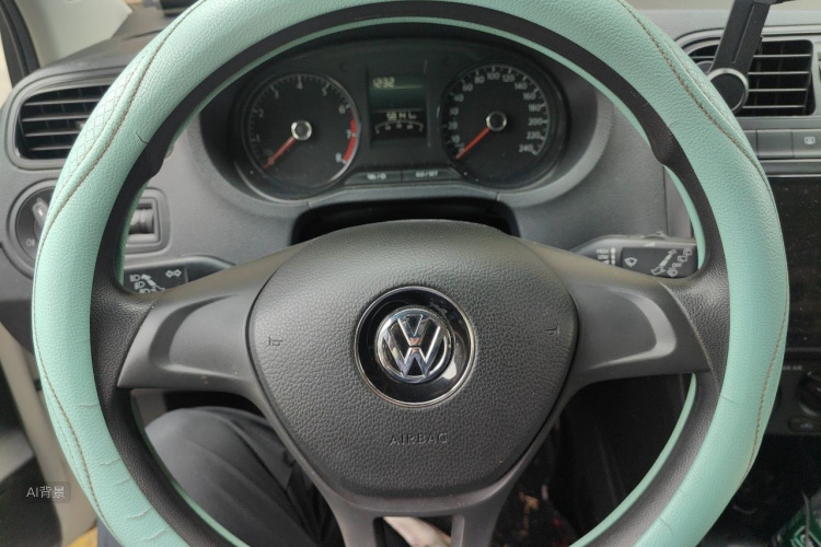 Volkswagen Polo 2019 car image #12