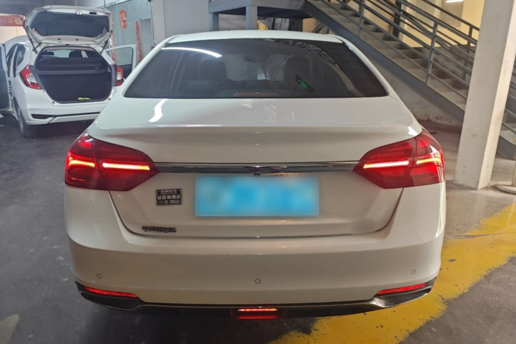 GEELY Emgrand 2019 صورة سيارة #6
