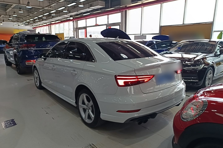 Audi A3 2018 car image #5