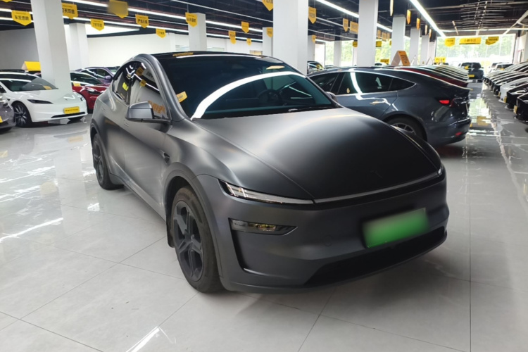 Tesla Model Y 2025 #6 Tesla Model Y 2025 car image #6