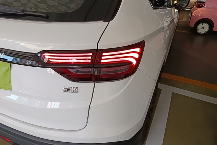 GEELY Coolray 2023 изображение автомобиля #8