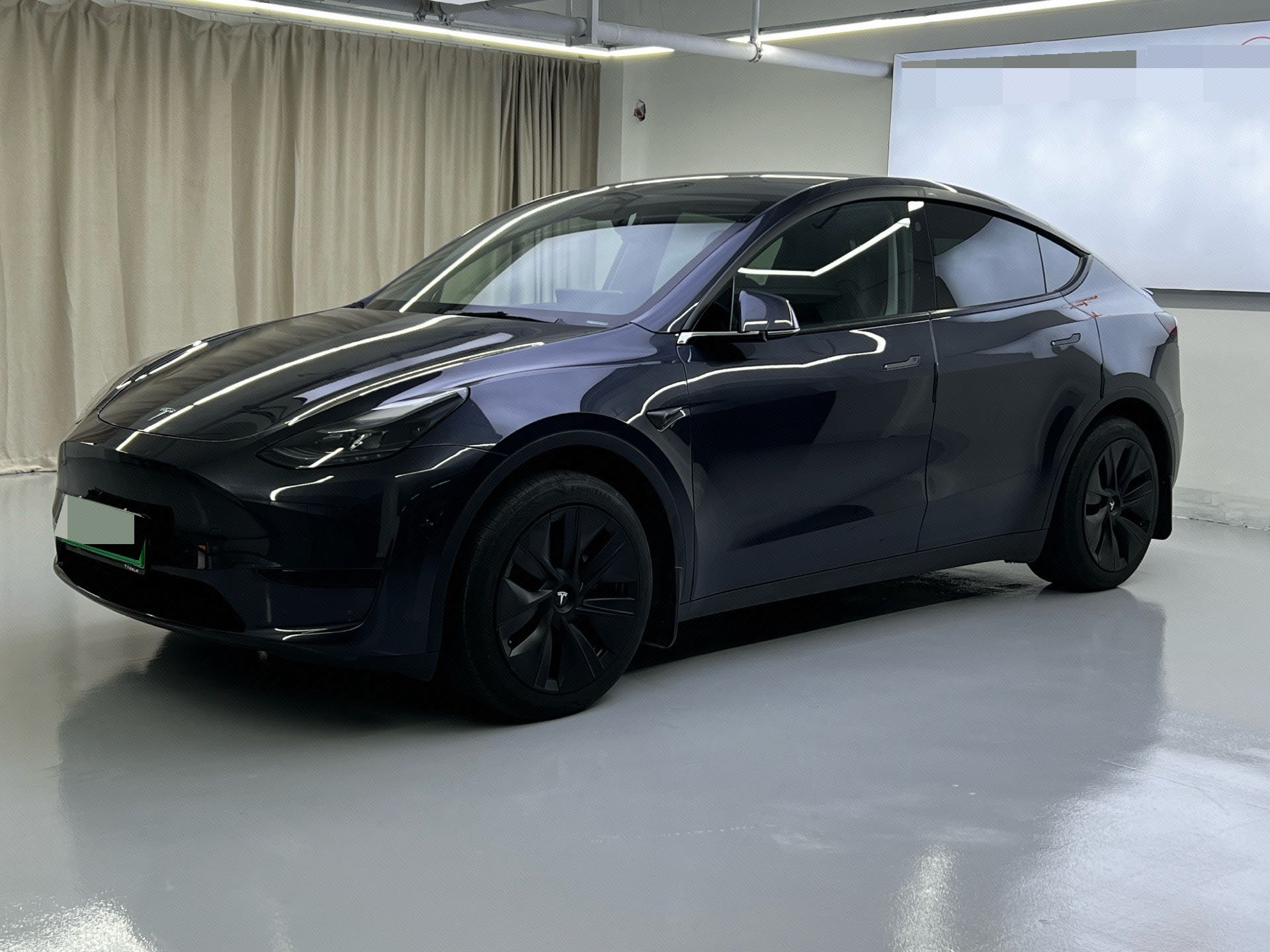 Tesla Model Y 2024 Tesla Model Y 2024 صورة سيارة