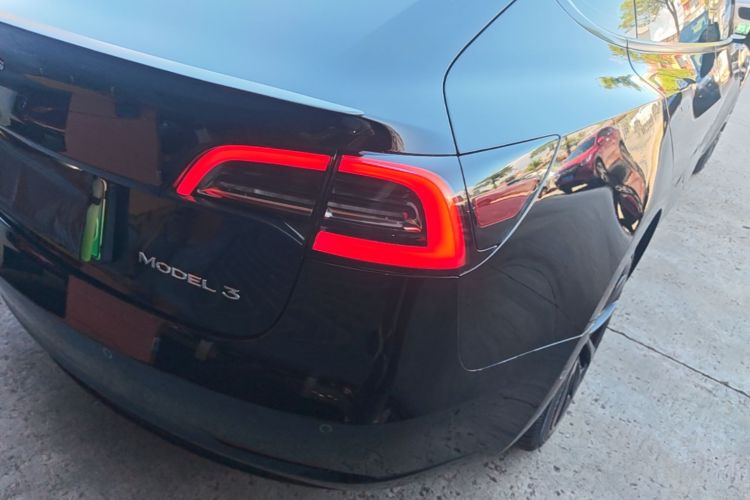 Tesla Model 3 2022 car image #8