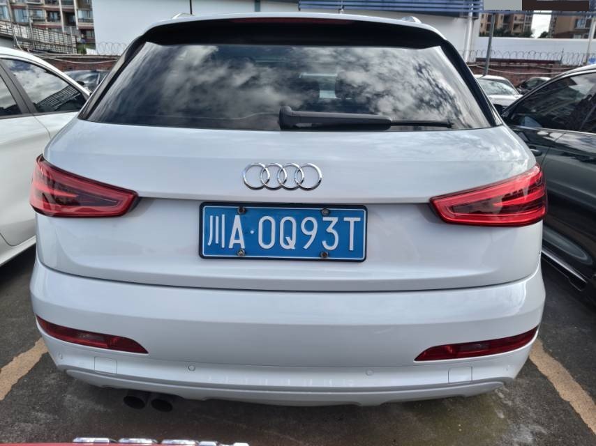 Audi Q3 2016 car image #5