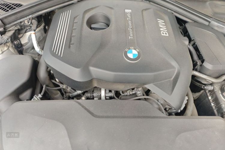 BMW 3 Series 2018 car image #22