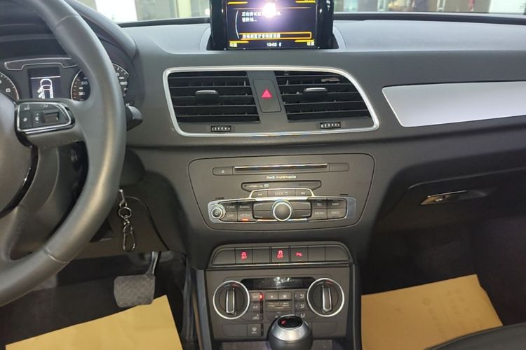 Audi Q3 2019 #13 Audi Q3 2019 car image #13