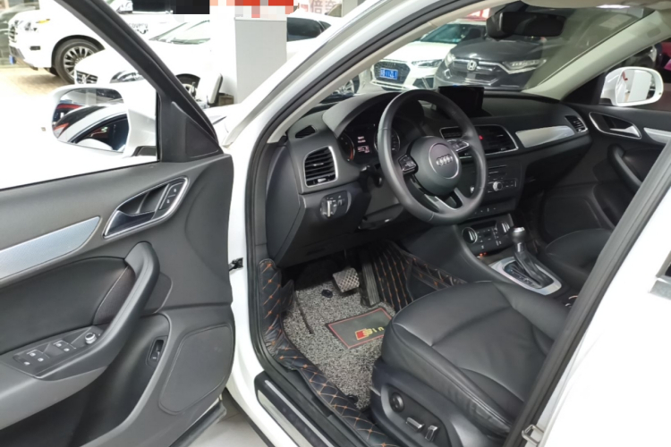 Audi Q3 2017 #16 Audi Q3 2017 car image #16