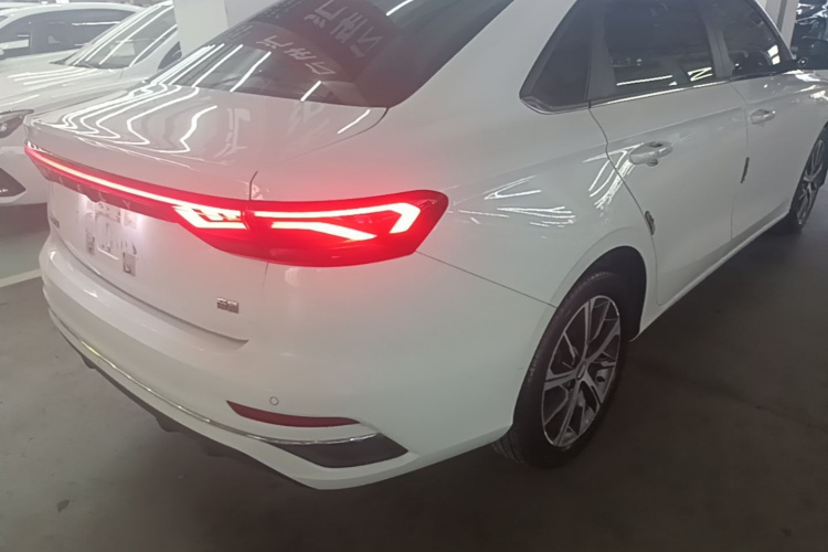 GEELY Emgrand 2022 car image #5