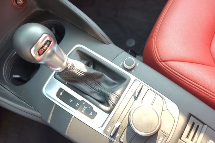Audi A3 2017 immagine di auto #14