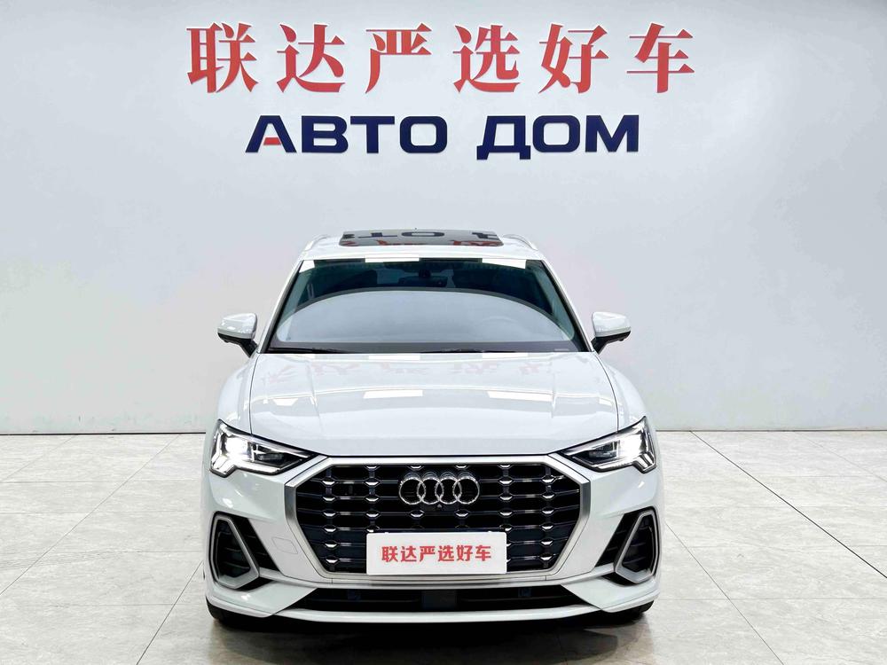 Audi Q3 2022 صورة سيارة #2