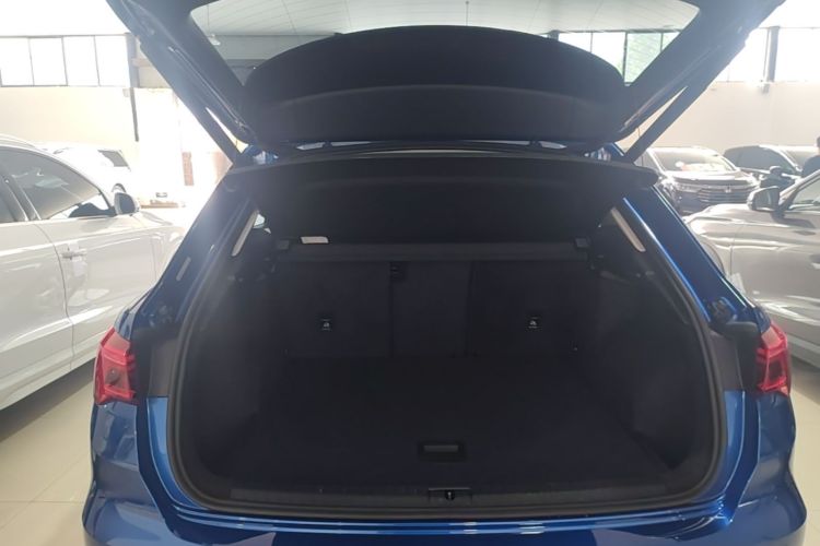Audi Q3 2019 car image #19