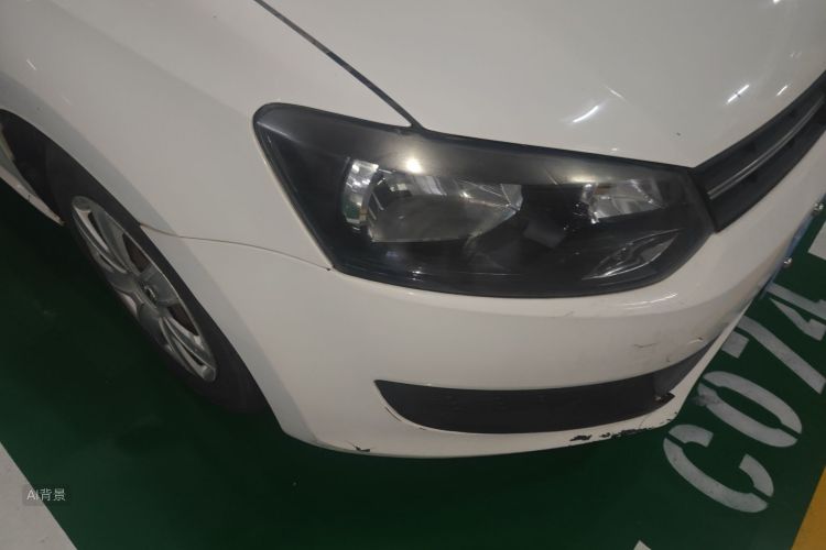 Volkswagen Polo 2012 car image #8