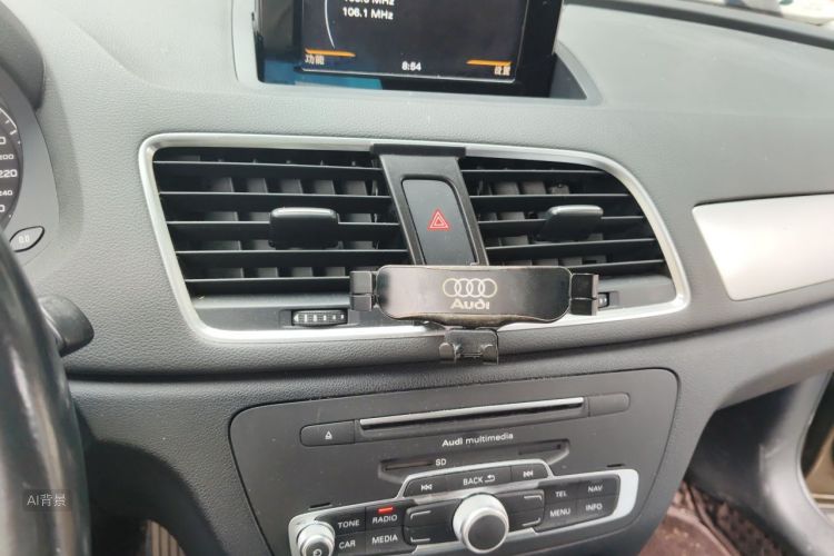 Audi Q3 2016 car image #15