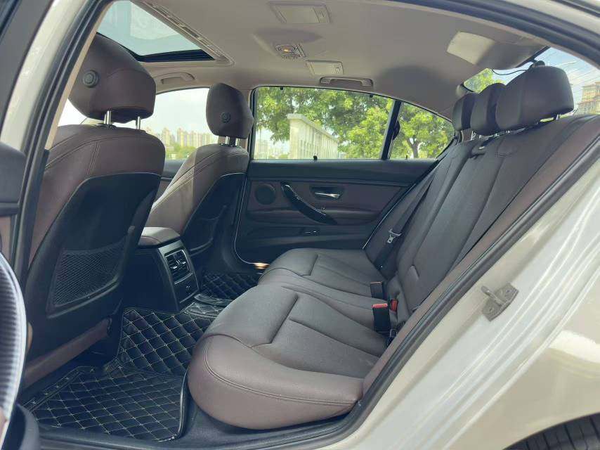 BMW 3 Series 2018 image de voiture #8