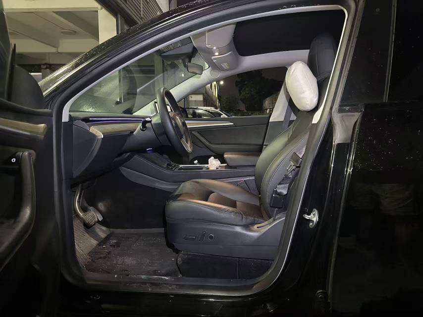 Tesla Model Y 2022 #4 Tesla Model Y 2022 car image #4