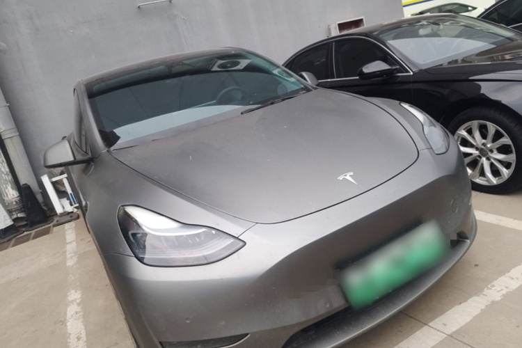 Tesla Model Y 2022 #4 Tesla Model Y 2022 car image #4