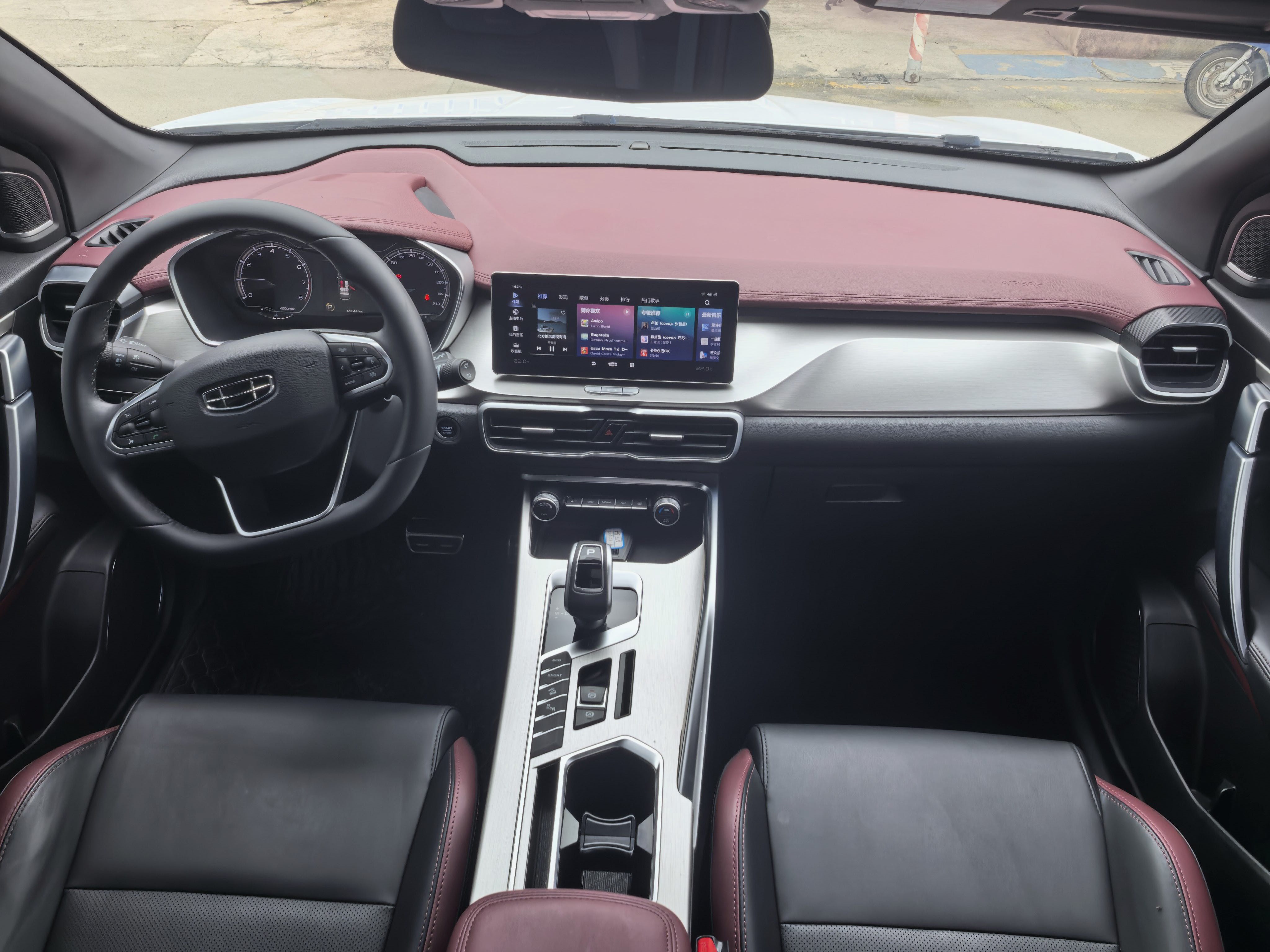 GEELY Coolray 2020 #5 GEELY Coolray 2020 car image #5