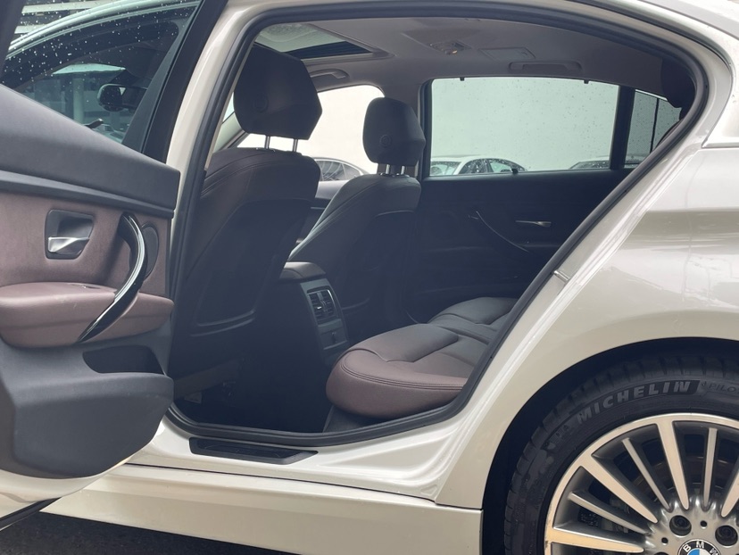 BMW 3 Series 2019 #5 BMW 3 Series 2019 car image #5