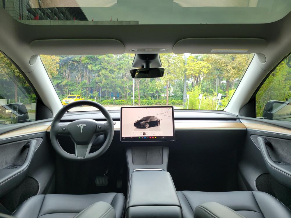 Tesla Model Y 2023 #17 Tesla Model Y 2023 car image #17
