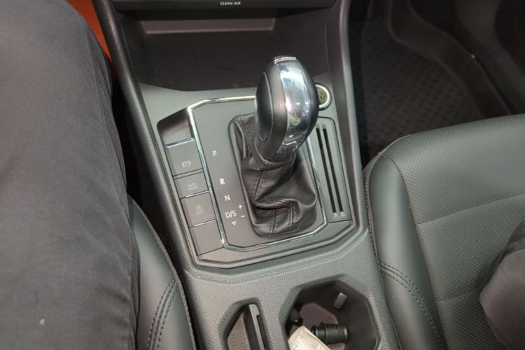 Volkswagen Lavida 2018 car image #18