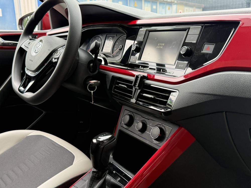Volkswagen Polo 2020 car image #9