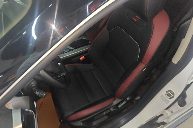 GEELY Coolray 2022 immagine di auto #15