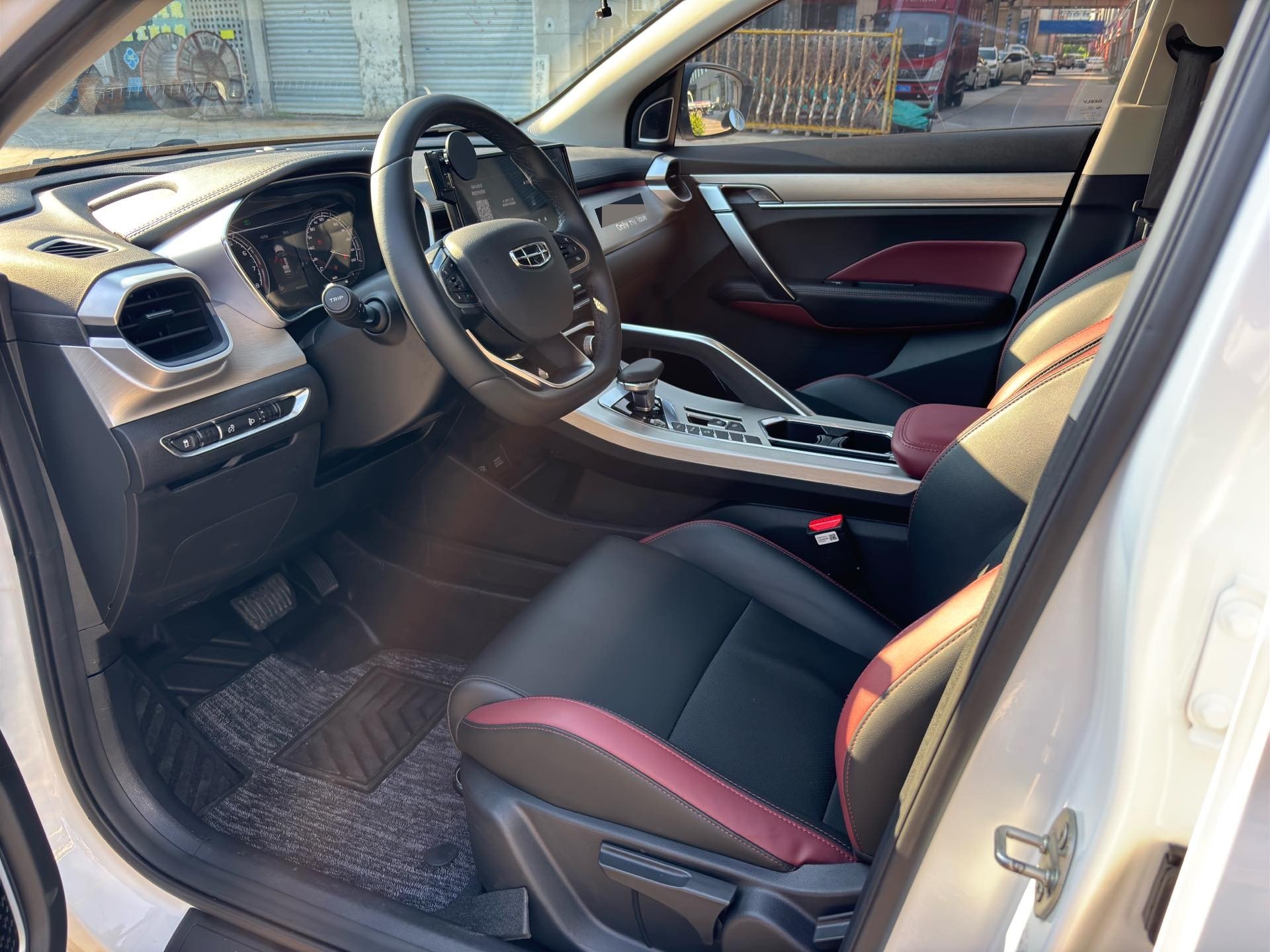 GEELY Coolray 2021 car image #6