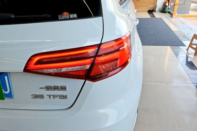 Audi A3 2018 car image #8