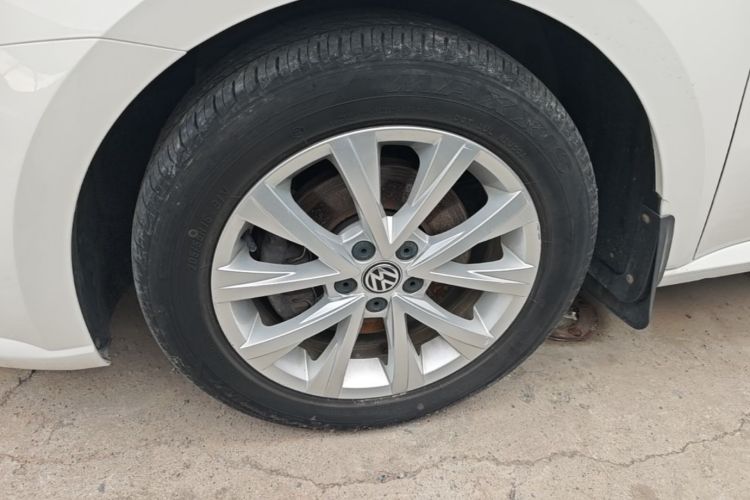 Volkswagen Lavida 2017 car image #9