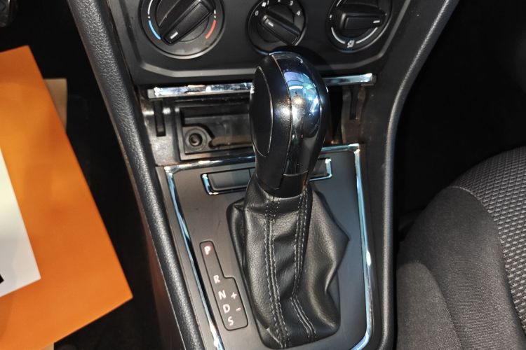 Volkswagen Bora 2018 immagine di auto #18