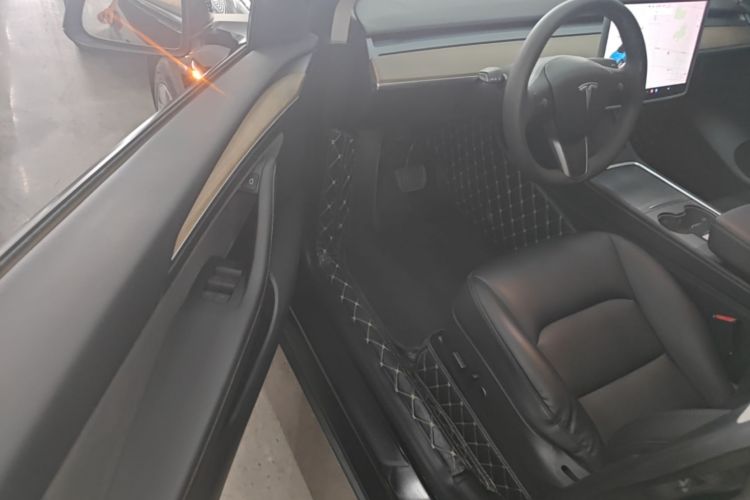 Tesla Model Y 2021 #16 Tesla Model Y 2021 car image #16