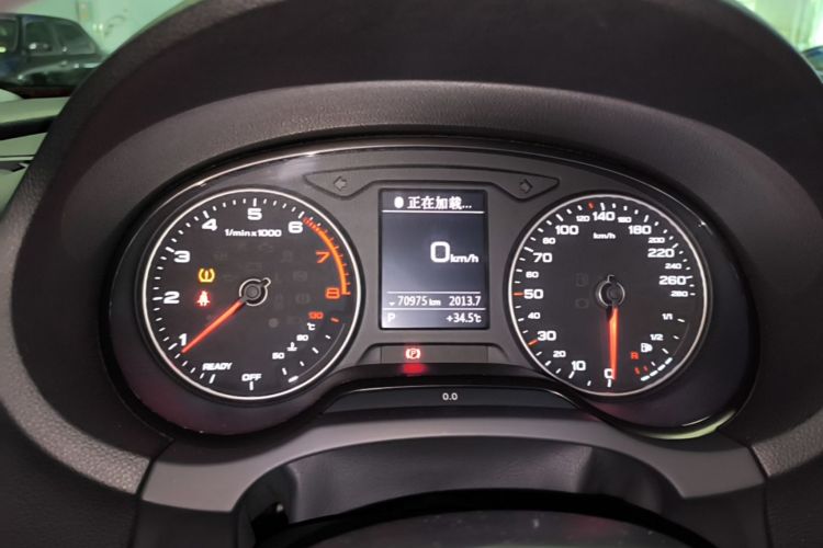 Audi A3 2018 car image #12