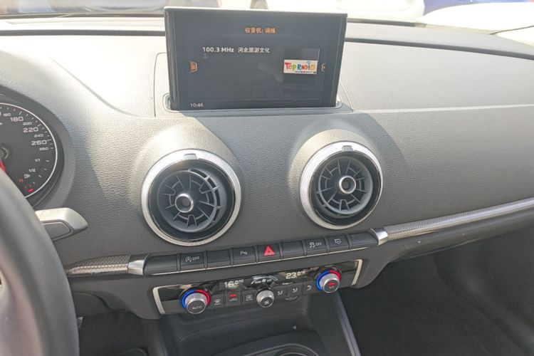 Audi A3 2018 car image #13