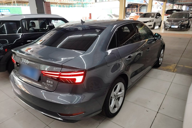 Audi A3 2019 immagine di auto #7