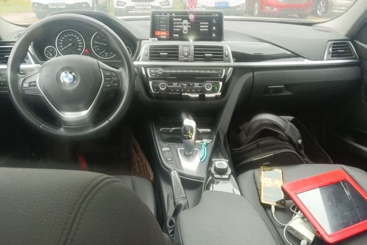 BMW 3 Series 2017 car image #10