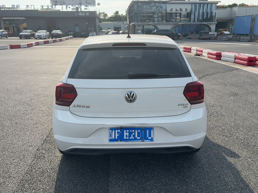 Volkswagen Polo 2020 car image #2