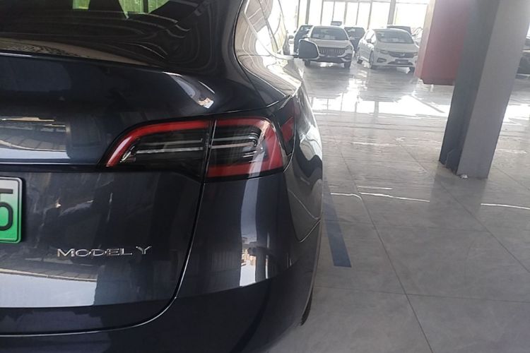 Tesla Model Y 2024 #8 Tesla Model Y 2024 immagine di auto #8