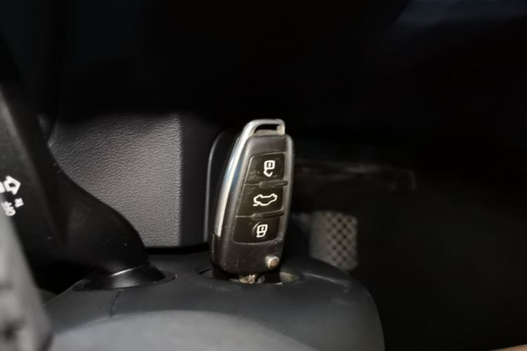 Audi Q3 2018 #9 Audi Q3 2018 car image #9