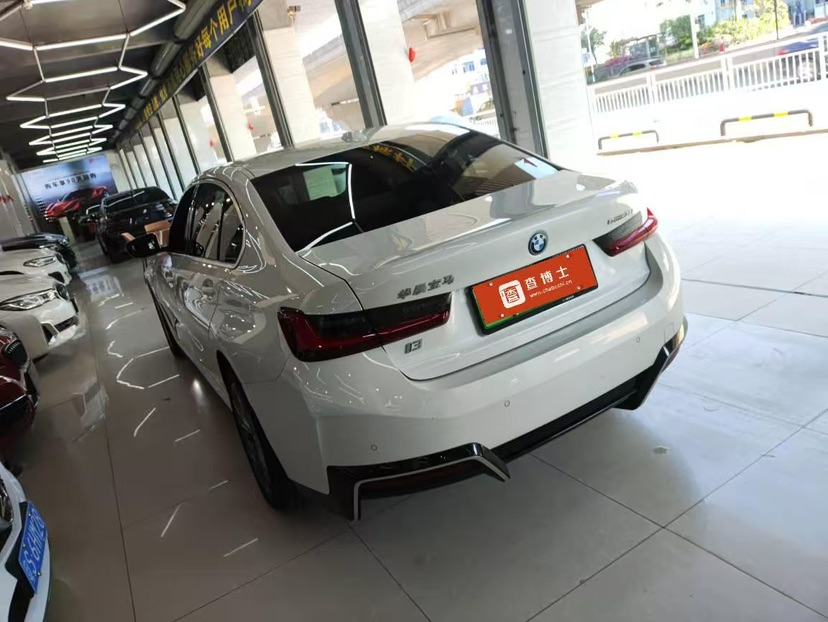 BMW i3 2024 car image #2