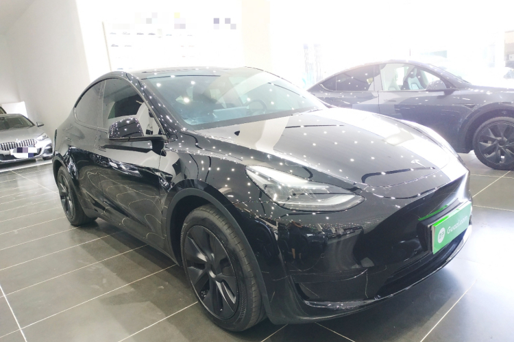 Tesla Model Y 2023 #4 Tesla Model Y 2023 car image #4