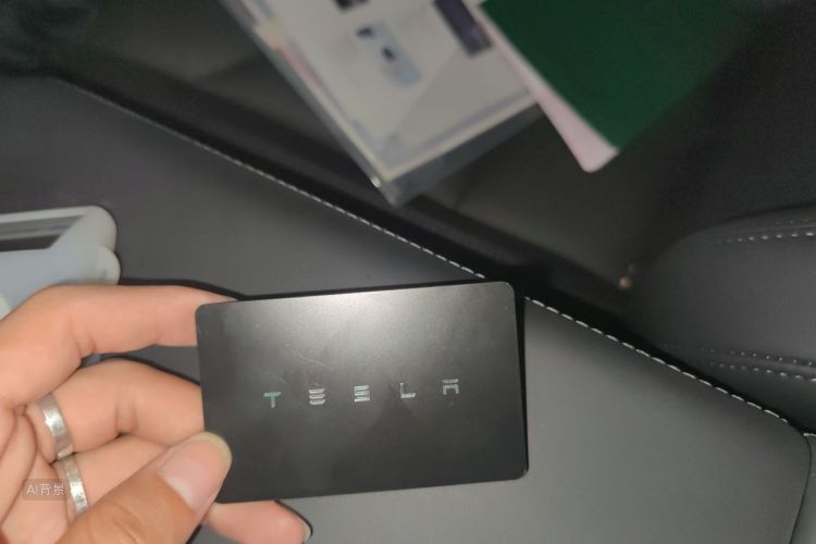 Tesla Model 3 2025 car image #10