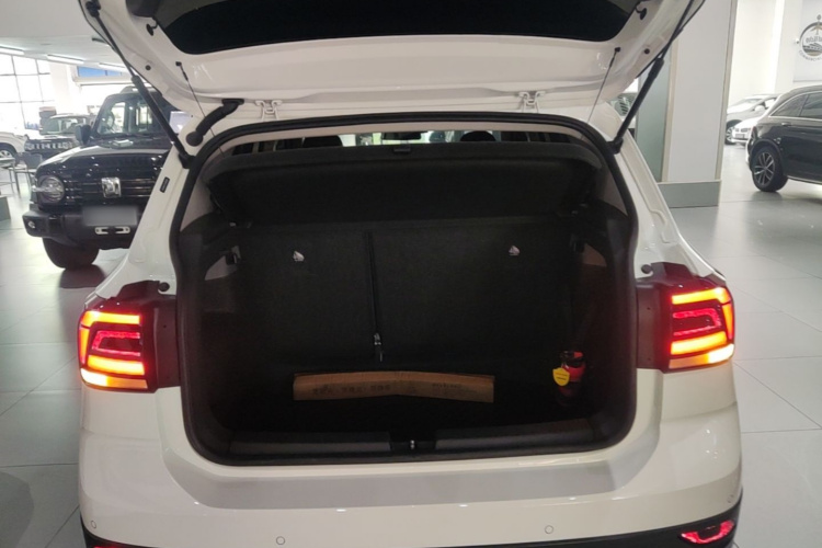 Volkswagen T-Cross 2021 car image #21